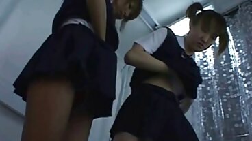 섹시 알렉시스 을 얻 lubed 고 발 마사지 a jap 녀석