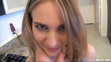 FACIALS4K: PornHD의 친절한 이웃 전체에 여러 개의 정액 폭발 얼굴
