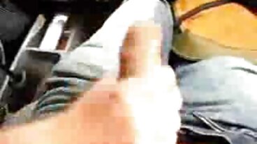 busty latina는 JMac에게 타코 껍질을 채우는 방법을 가르칩니다.