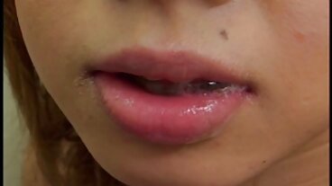 포쉬 금발의 섹시한중년여성 서 아래 아래 마사지