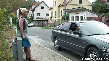 GF Gia Derza와 함께 Facefuck & 항문 놀을 닫습니다